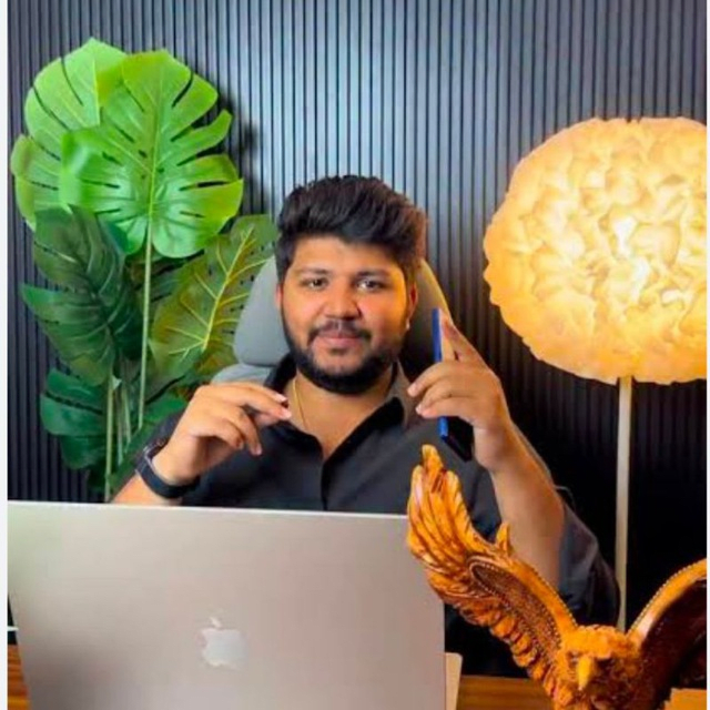 Trade With Munaaf logo